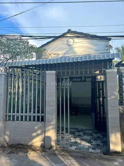 Kẹt tiền bán gấp nhà đường Suối Lội, củ chi 100m2, sổ riêng. Giá 600tr