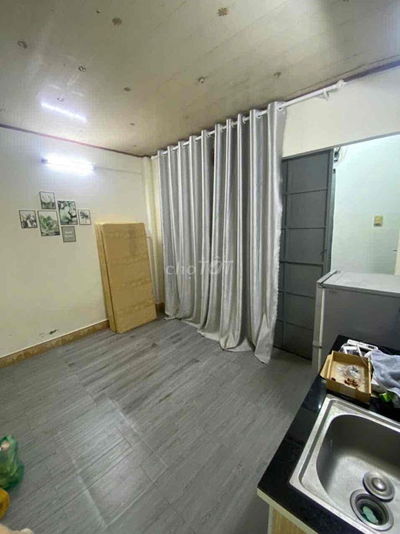 CHO THUÊ PHÒNG MÁY LẠNH + TỦ LẠNH FULL NỘI THẤT HẠT DẺ CHO ANH CHỊ EM