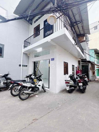 Hẻm trước nhà 5m)- Diện tích: 3,11 x 5,36 (Hướng Tây Nam)- Diện tích đ