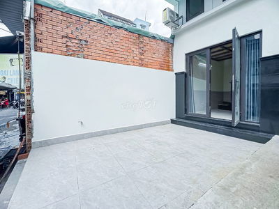 Dạng như nguyên căn, 1 trệt 1 lửng làm mb kinh doanh, gác cao sân rộng
