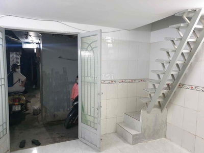 Cho thuê nhà hẻm chùa Long Hoa-HTPhát Q7-giá 2,7 tr điện nước  giá NN