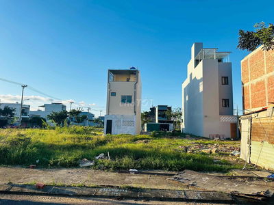 Chính Chủ Bán Đầm Sen B2.131 Đông Nam