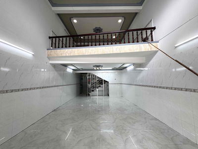 NHÀ KDC 586 CỰC RỘNG, SÂN ĐẬU Ô TÔ, CÓ MÁY LẠNH MỚI ĐẸP