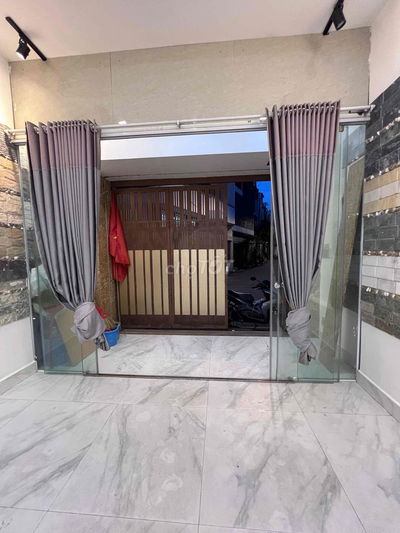 Nhà mặt tiền oto tránh nhau, đi bộ tới sân bay