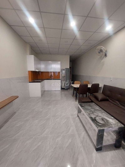 Cho thuê nhà đường Phạm Hùng C3 DT.4×16 } Nhà trệt 2 Phòng 1 toilet.