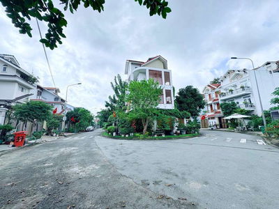 Cho thuê nhà biệt thự quận 9