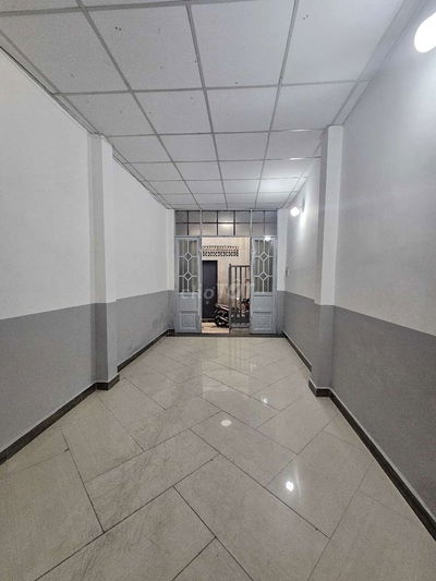 Cho thuê phòng sát Q1 - 12m2 nt máy lanh, tủ lạnh, giường tủ
