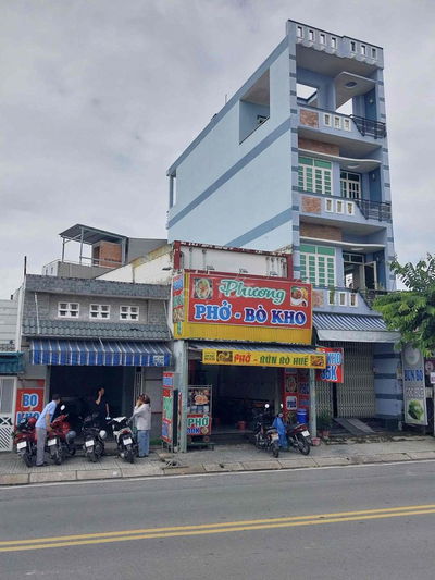 Nhà Ngộp 880triệu mặt tiền buôn bán Cho thuê 9triệu /tháng ở Ngay Chợ