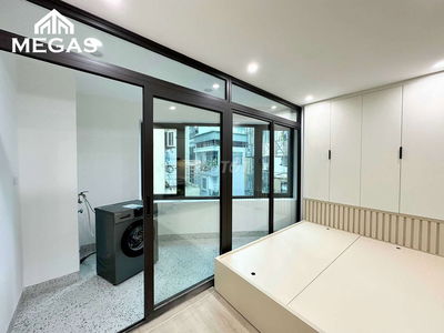 CĂN STUDIO FULL NỘI THẤT BAN CÔNG LỚN GẦN VINCOM TRẦN DUY HƯNG