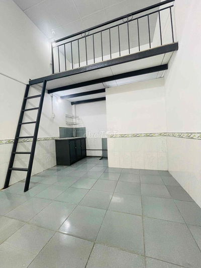 Phòng  mới thoáng ngay Quang Trung, Siêu thị coop mart Quận 9,