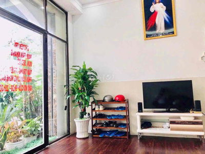 CHO THUÊ NHÀ 2 LẦU MĂT TIỀN NGUYỄN ÁI QUỐC