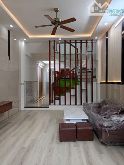 SẬP GIÁ GIỮA LÒNG TP–90m2-NHÀ 2 TẦNG KIỆT ÔTÔ, GẦN CẦU RỒNG–CHƯA TỚI 6 TỶ!”