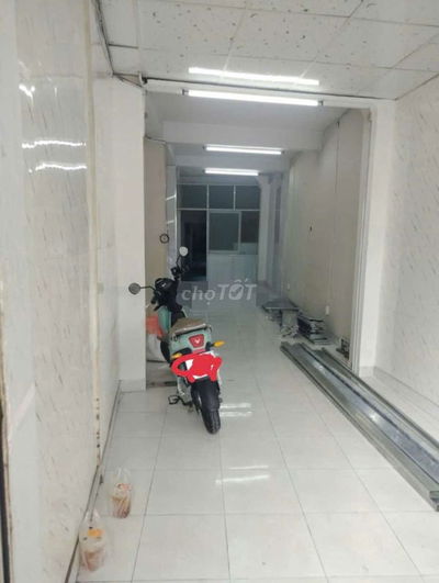 Cho thuê nhà Mặt Tiền HẬU GIANG, Q6, giá 18tr, kd tự do