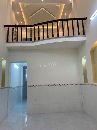 Nhà mặt tiền hẻm ô tô trong nhà.