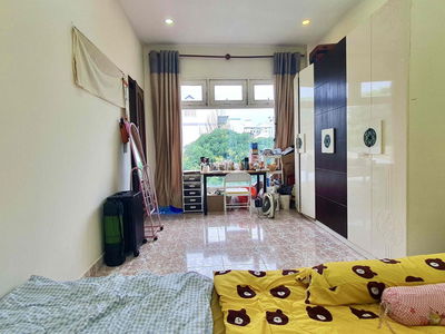 Slot nữ ở ghép phòng trong nhà nguyên căn