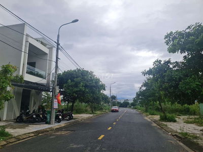 Vị Trí Quá Đẹp , Dt Đất Rộng , Thích hợp đầu tư