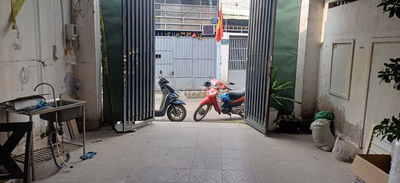 NHÀ 2 TẦNG 300M2, Ở HOẶC LÀM KHO, HẺM TẢI, KHU CÁ SẤU HOA CÀ, HBC