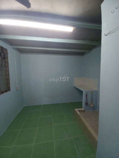 Cho thuê nhà nhỏ ngay Cầu Nguyễn Văn Cừ