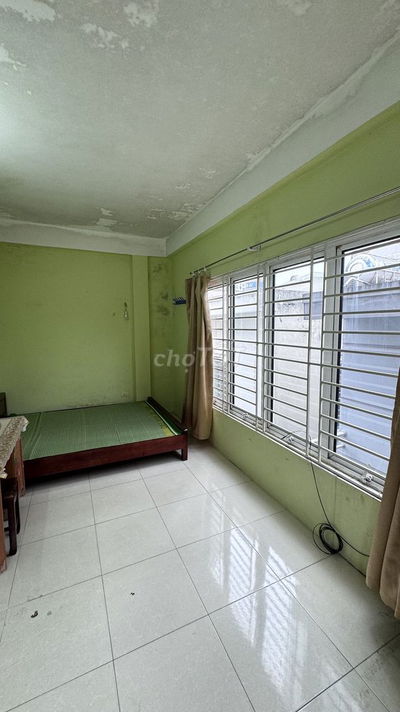 Cho nữ thuê phòng phố Cự lộc đường Nguyễn trãi (cạnh Royal city )