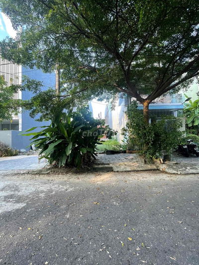 Nước mặn 2 , Nam Việt Á, Đối diện dãy biệt thự siêu đẹp