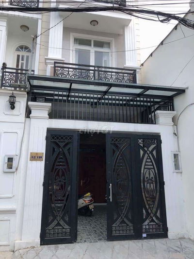 CHDV Ban công. free xe. Free máy giặt, free wifi. Ko phí dịch vụ