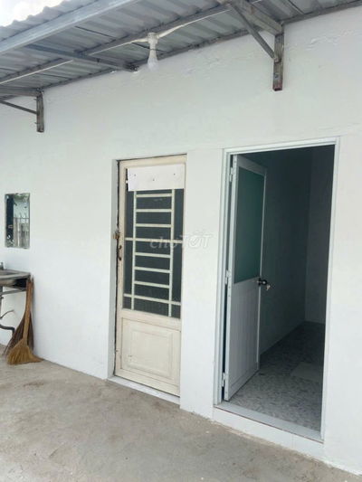 Nhà MT đường Bưng Ông Thoàn gần Nguyễn Duy Trinh thuận tiện kinh doanh