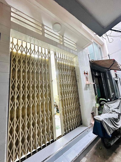 Nhà nguyên căn (nhà trống)