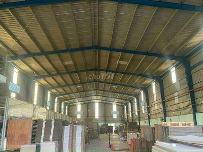 CHO THUÊ XƯỞNG 600M2 GIÁ 30 TRIỆU NGÃ TƯ GA P.THẠNH LỘC QUẬN 12