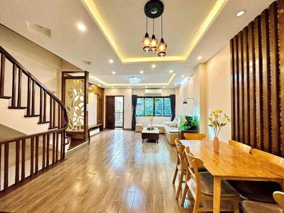 Bán nhà phố Hoàng Cầu 45m x 5t giá nhỉnh 8tỷ