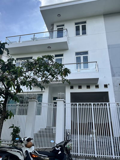 BIỆT THỰ VIEW SÔNG FULL NỘI THẤT NHÀ MỚI DỌN VÀO Ở NGAY
