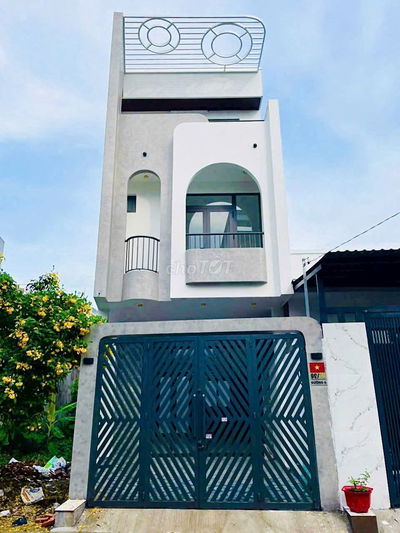 Chính chủ bán nhà 3 tầng kế bên Vinhomes Quận 9 cũ