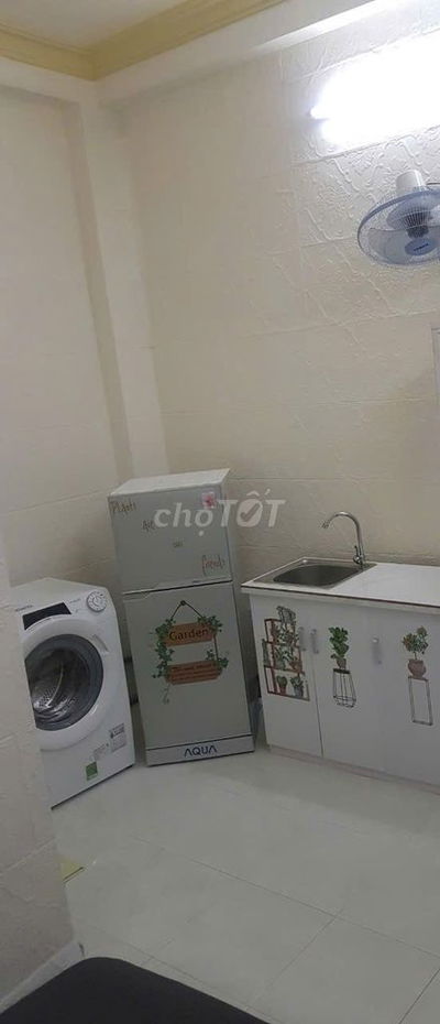 PHÒNG MÁY LẠNH GẦN CÔNG VIÊN LÊ THỊ RIÊNG Q10