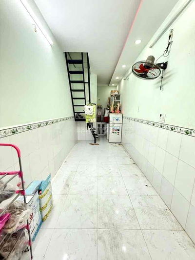 Sở hữu ngay nhà Tân Bình 1 trệt 1 lầu 2PN2WC sổ vuông vức  giá 1.8 Tỷ