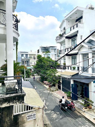 Nhà 4x14, 55m2, 3 tầng hoàn công, 3pn4wc, hẻm oto 7m, khu dân trí cao