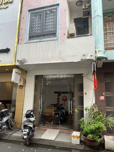 CHO THUÊ NHÀ MẶT TIỀN NGUYÊN CĂN GẦN E TWON CỘNG HÒA - NHÀ GA T3