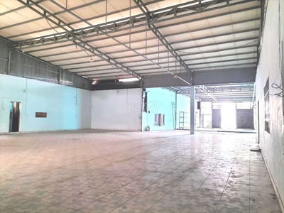 Xưởng 800m2 -- Nền Gạch -- Văn Phòng -- Bà Điểm - Hóc Môn.