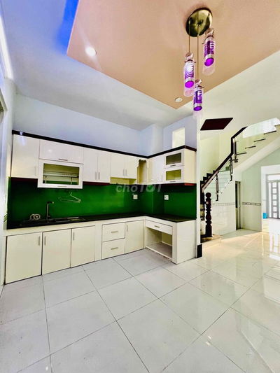 Cho Thuê Nhà Ngay chợ Cầu Đồng DT 200m2 1Trệt 2Lầu 4Pn 4Wc Hẻm Xe Tải