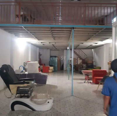 CHO THUÊ KHO,XƯỞNG 300M² GIÁ 20TR/T, Đ XE CÔNG PHAN VĂN HỚN