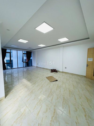 Nhà mặt phố Nguyễn Khang, Lô góc Dt 75m x 7T thông sàn có thang máy