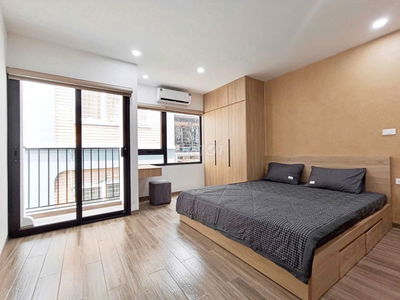Căn hộ 40m2 ngay tại Trung Kính - Trần Duy Hưng, ban công thoáng
