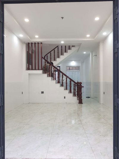 Nhà mới cho thuê 1/Phan Văn Hớn 1 trệt 1 lầu dt5×18. Hẻm xe tải thông