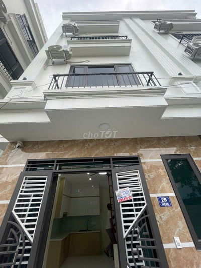 Nhà 5 tầng 32m2 oto sát cửa hà đông hà nội giá hơn 4 tỷ .