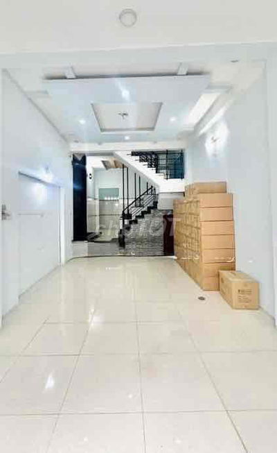 NHÀ ĐẸP, HẺM TO THOÁNG,1 TRỆT 1 LẦU + LỬNG,2P. NGỦ M. LẠNH,ở và LV Ok