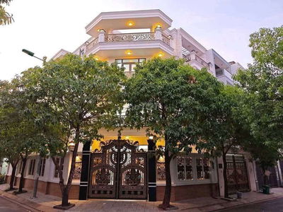 Biệt thự đẹp 8m x 20m. 3 tầng Góc 2MT KDC Hiệp Thành city
