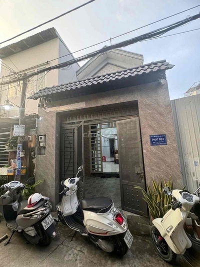 Nhà 4m x 20m 1.5 tầng cach đường Nguyễn Ảnh Thủ 30m giá chỉ hơn 4 tỷ