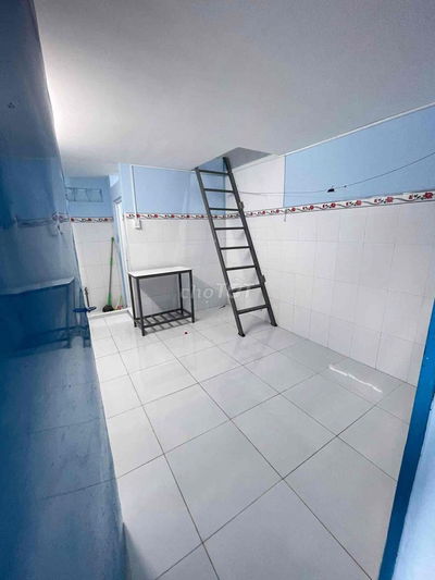 phòng trọ gác suốt 26m2,an ninh, yên tĩnh, gần khu công nghiệp Cát Lái