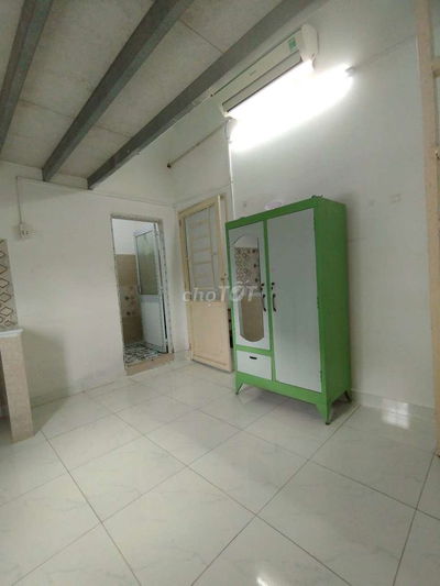 Phòng trọ lê văn lương cách lotte 100m