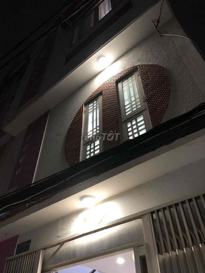 Cho thuê nhà nguyên căn Hoàng Sa quận 1