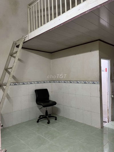 Cho thuê phòng trọ diện tích sử dụng 30m2; mặt tiền Tân Thới Hiệp 14