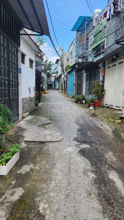 Bán nhà chính chủ bến xe buýt hiệp thành ht17